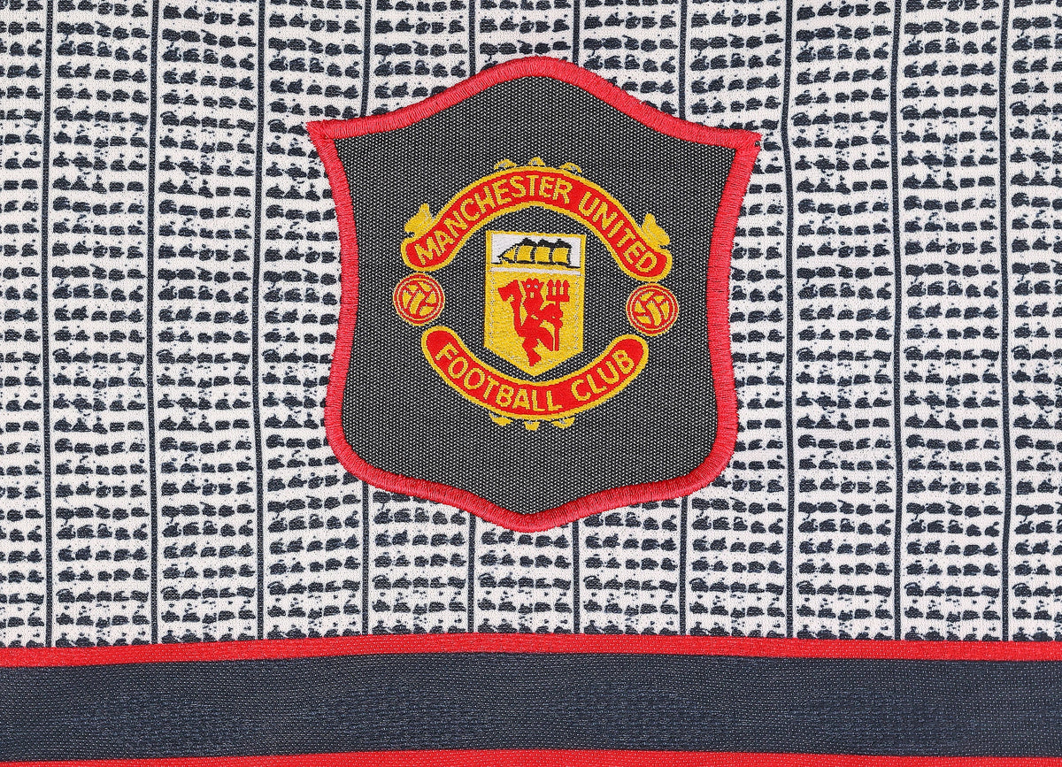 Manchester United 1995 Umbro Away Football Shirt - Grey - L